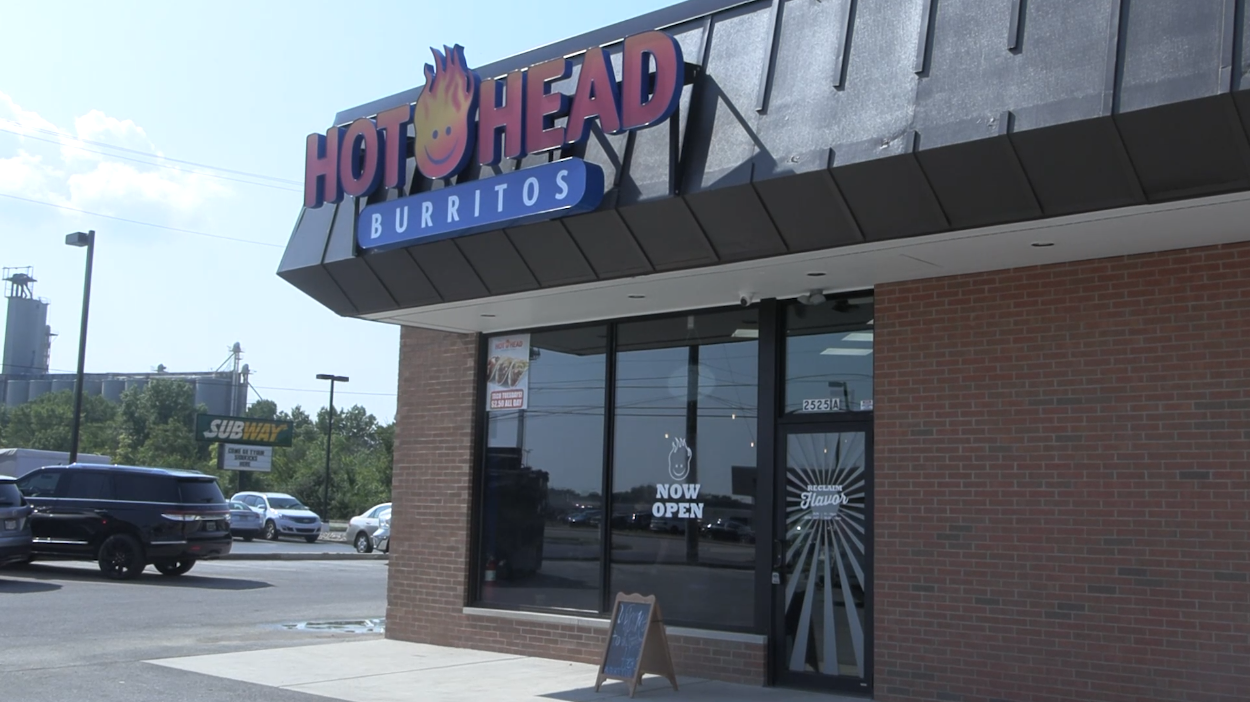 Hot Head Burritos location officially opens on Elida Road in Lima